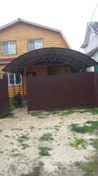 Арочный навес для автомобиля 4х4 из поликарбоната